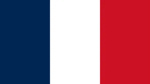 国足败澳洲引热议！揭秘三大关键失误，门将与中场球员责任在肩，战术僵化待革新